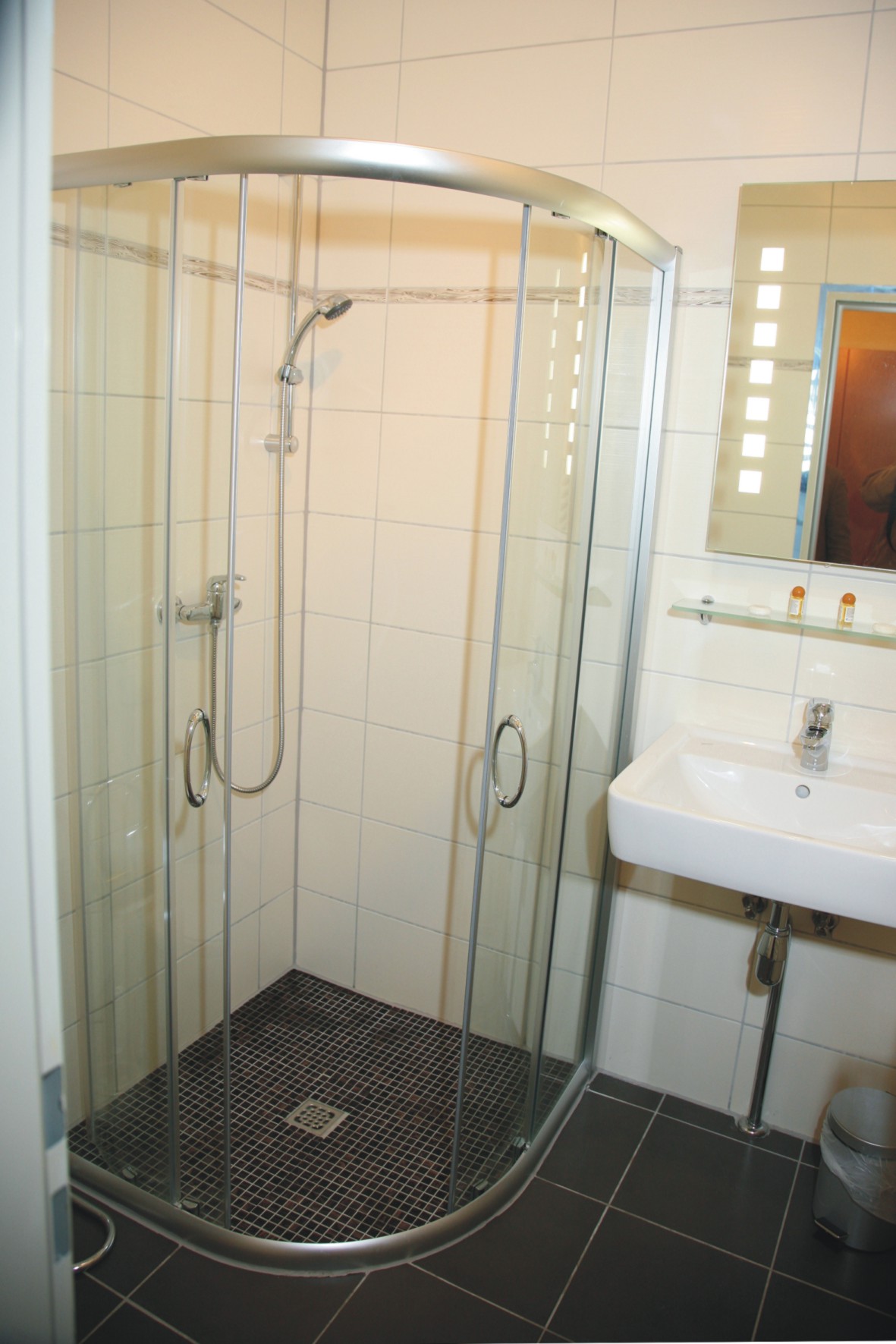 Badezimmer im Hotel Ottersleben in Magdeburg